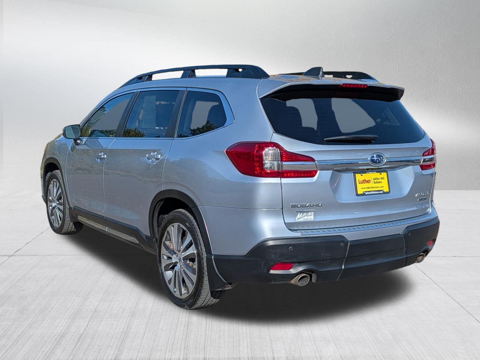 Used 2022 Subaru Ascent Limited w/ Technology Package AWD/4WD image 5