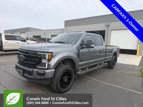 Used 2022 Ford F350 Lariat w/ Black Appearance Package image 5