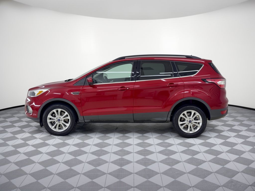 Used 2018 Ford Escape SE FWD image 2