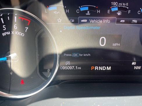 Used 2019 Ford Expedition Max Platinum image 16