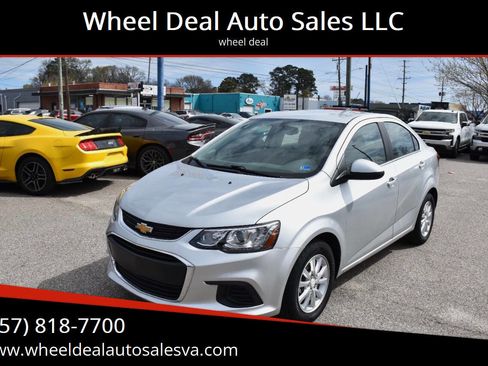 Used 2019 Chevrolet Sonic LT image 1