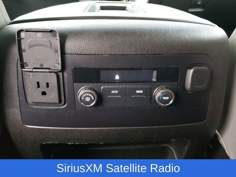 Used 2017 GMC Yukon SLE w/ SLE Value Package image 12