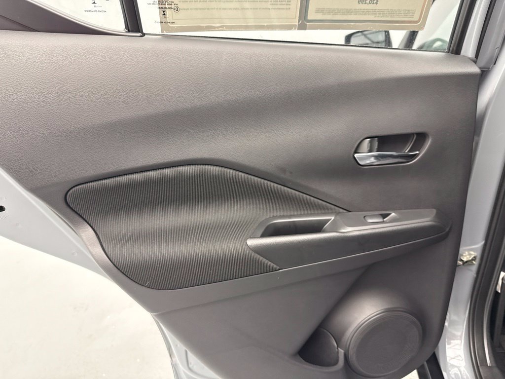Used 2023 Nissan Kicks SV FWD image 15