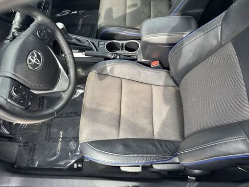 Used 2017 Toyota Corolla SE w/ SE Premium Package FWD image 21