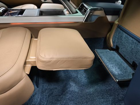 Used 2023 Land Rover Range Rover LWB SV Autobiography image 51