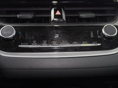 Certified 2025 Toyota Corolla LE image 15