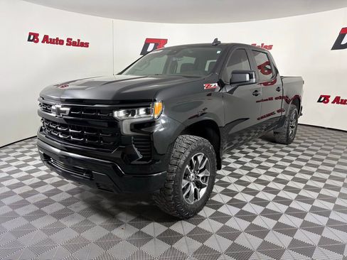 Used 2022 Chevrolet Silverado 1500 RST image 2