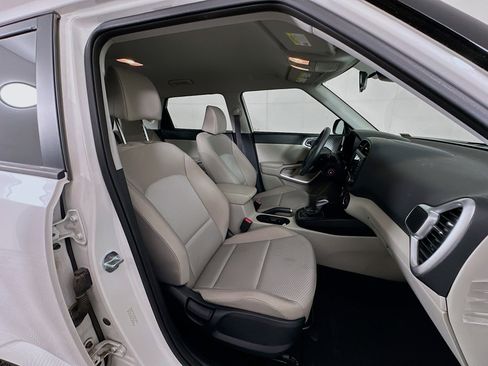 Used 2022 Kia Soul LX w/ Technology Package image 28