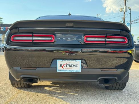 Used 2019 Dodge Challenger SRT Hellcat Redeye image 3