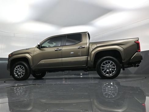 Used 2026 Toyota Tacoma Limited AWD/4WD image 20