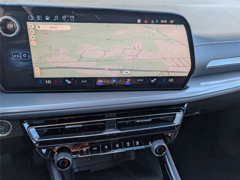 New 2026 Chevrolet Traverse LT image 24