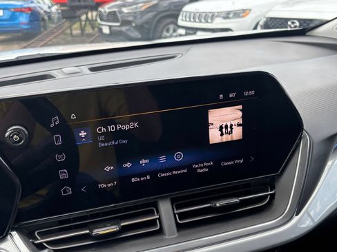 Used 2025 Chevrolet Trax LT w/ LT Convenience Package FWD image 16
