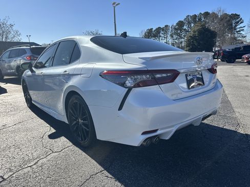 Used 2022 Toyota Camry XSE image 6