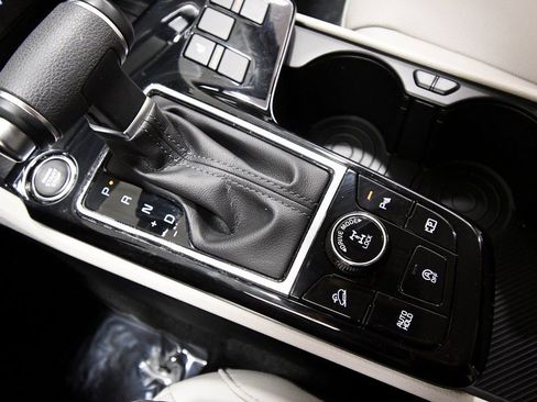 Certified 2025 Kia Sportage EX image 29