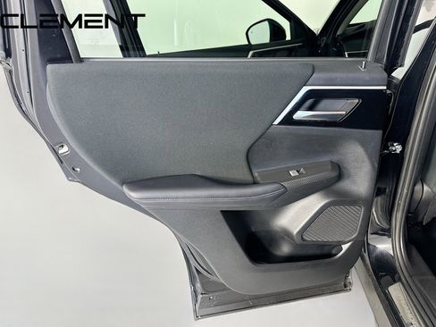 Used 2024 Mitsubishi Outlander ES image 29