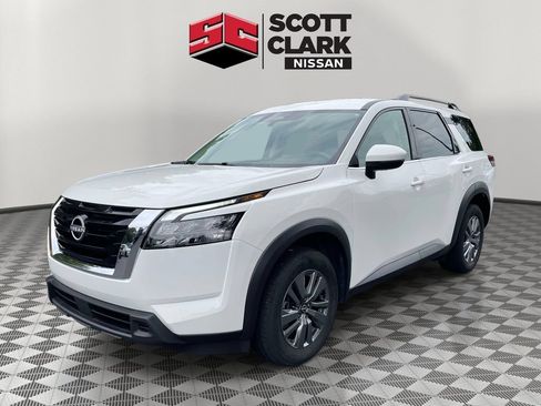 Used 2025 Nissan Pathfinder SV AWD/4WD image 4