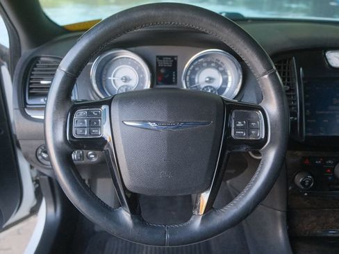 Used 2013 Chrysler 300 Motown image 15