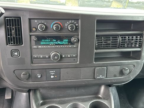 Used 2024 Chevrolet Express 2500 w/ Driver Convenience Package RWD image 19