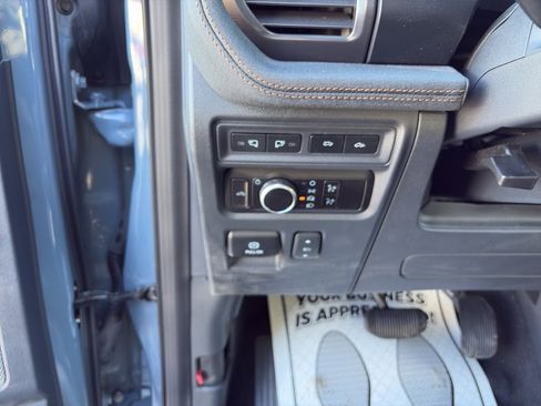 Used 2023 Ford F150 Lightning Lariat image 12