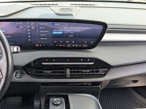 Used 2025 Buick Enclave Preferred FWD image 20
