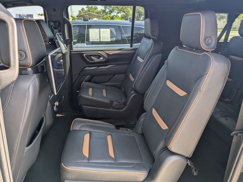 Used 2023 GMC Yukon XL AT4 w/ AT4 Premium Package AWD/4WD image 17
