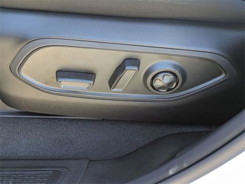 New 2025 Jeep Grand Cherokee Laredo image 18