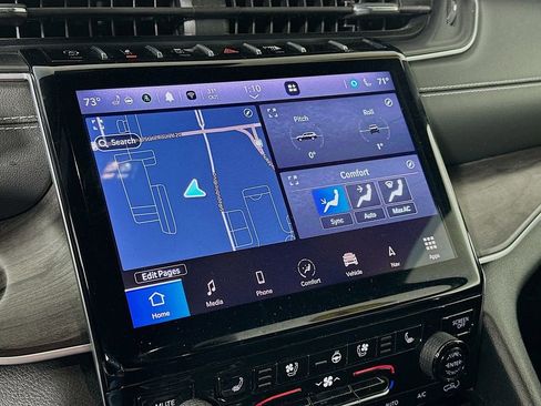 Certified 2024 Jeep Grand Cherokee L Limited w/ Luxury Tech Group II image 25