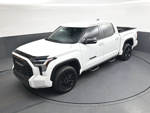 Used 2025 Toyota Tundra SR5 w/ SR5 Premium Package AWD/4WD image 29