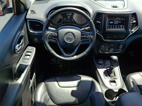 Certified 2019 Jeep Cherokee Latitude Plus AWD/4WD image 10