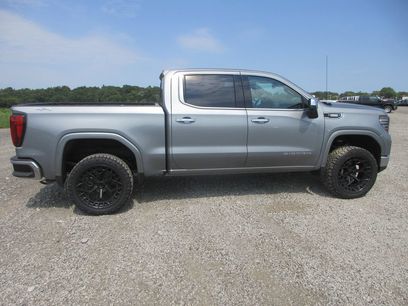 New 2026 GMC Sierra 1500 SLT w/ SLT Convenience Package