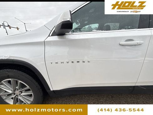Used 2023 Chevrolet Traverse LT image 33