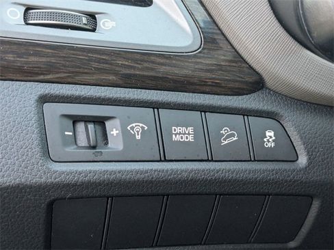 Used 2018 Hyundai Santa Fe Sport w/ 2.4L Value Package 02 image 14