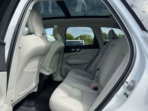 Used 2023 Volvo XC60 B5 Core w/ Climate Package AWD/4WD image 12