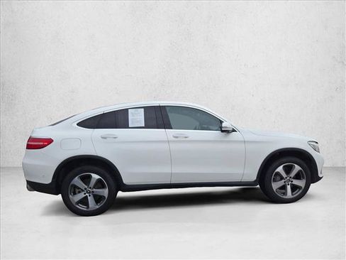 Used 2019 Mercedes-Benz GLC 300 4MATIC Coupe image 4