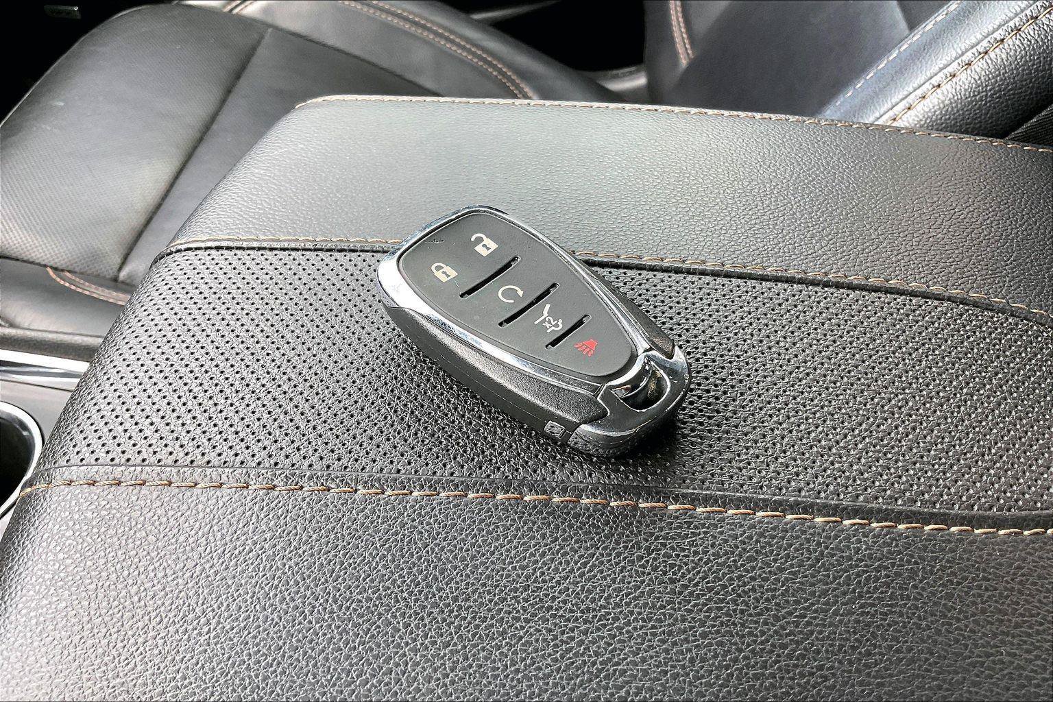 Used 2020 Chevrolet Traverse Premier FWD image 12