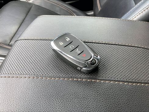 Used 2020 Chevrolet Traverse Premier FWD image 12