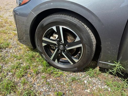 Used 2025 Nissan Sentra SV FWD image 24