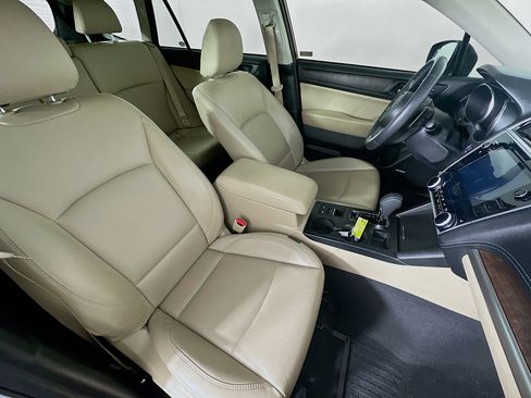 Used 2019 Subaru Outback 3.6R Limited w/ Popular Package #2 image 32
