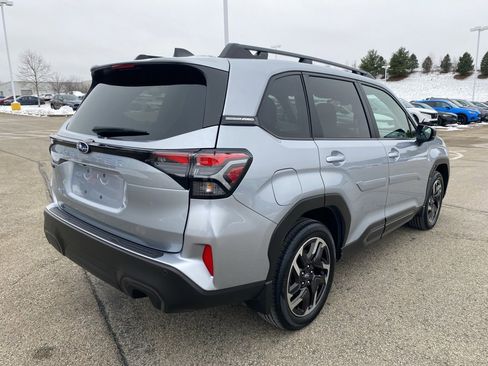 Used 2025 Subaru Forester Limited image 3