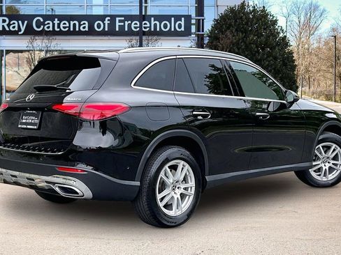 Used 2023 Mercedes-Benz GLC 300 4MATIC image 2
