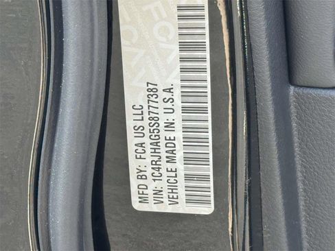 New 2025 Jeep Grand Cherokee Altitude image 30