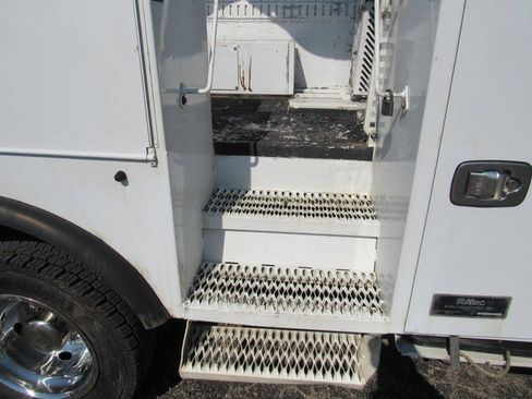 Used 2019 Ford F550 4x4 Regular Cab Super Duty image 19