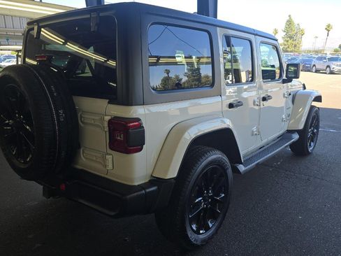 Used 2022 Jeep Wrangler Unlimited Sahara w/ Cold Weather Group image 4