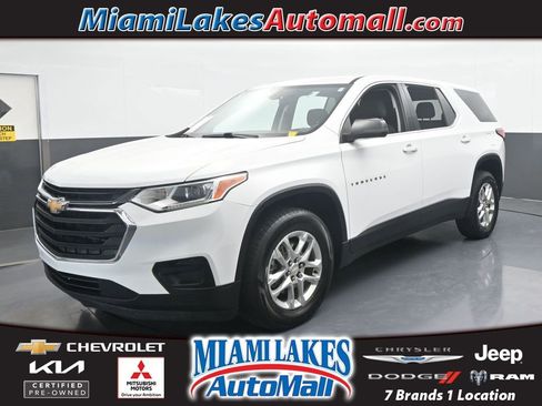 Used 2021 Chevrolet Traverse LS image 1
