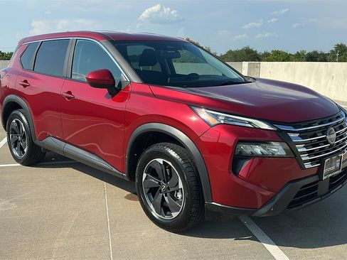Used 2025 Nissan Rogue SV AWD/4WD image 14