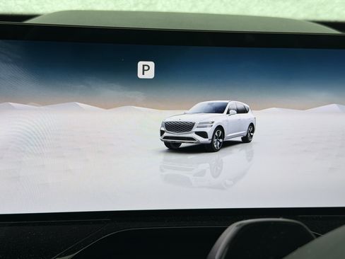 Used 2025 Genesis GV80 2.5T Standard image 15