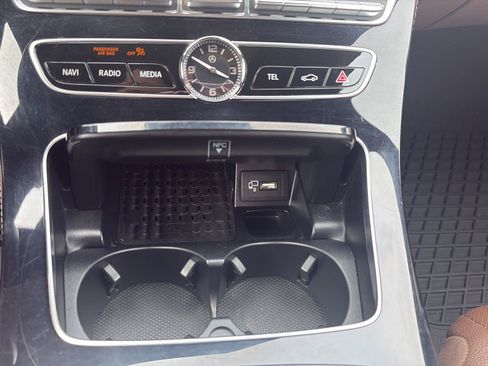 Used 2017 Mercedes-Benz E 400 4MATIC Wagon image 32