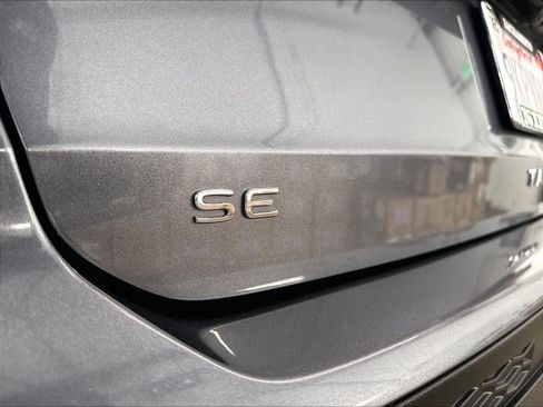 Used 2024 Volkswagen Taos SE FWD image 27
