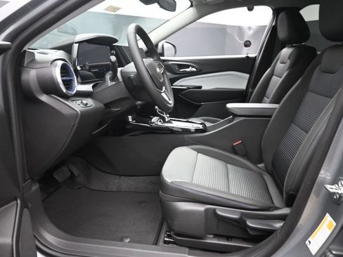 New 2026 Chevrolet Trax LT w/ Driver Confidence Package FWD image 16