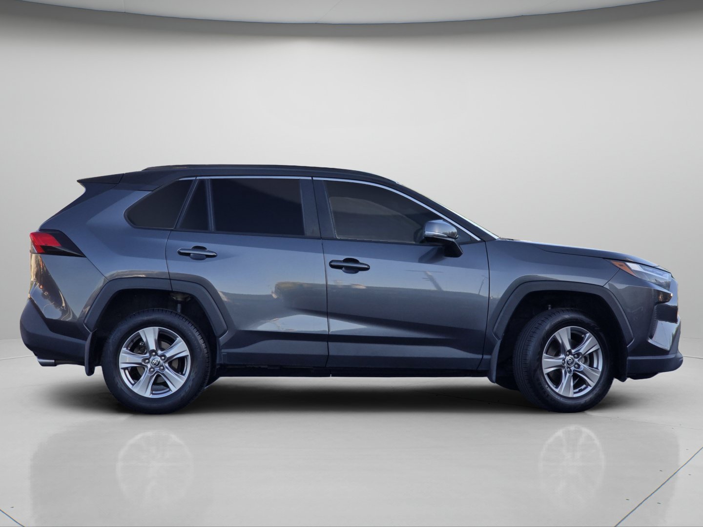 Used 2022 Toyota RAV4 XLE w/ Convenience Package AWD/4WD image 28